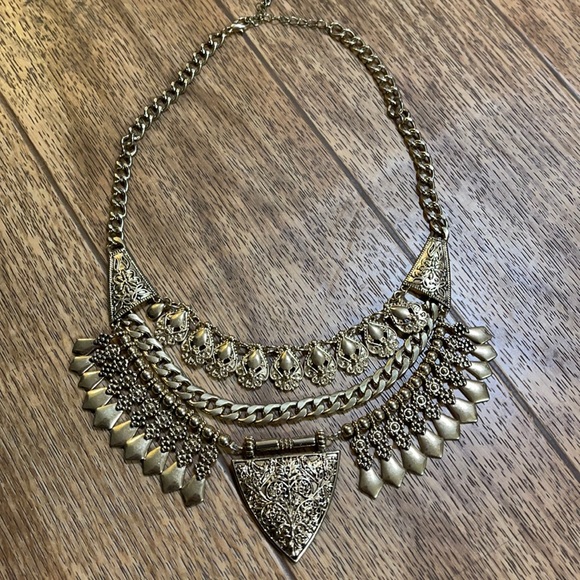 HM GOLD NECKLACE